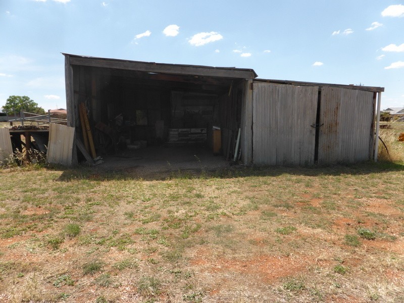 19 Best Street, Parkes NSW 2870