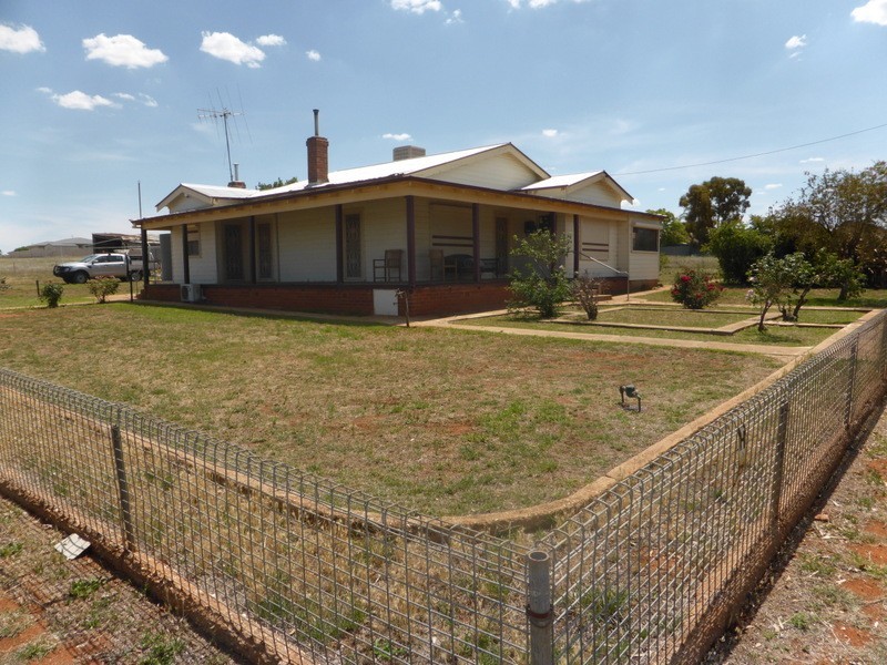 19 Best Street, Parkes NSW 2870