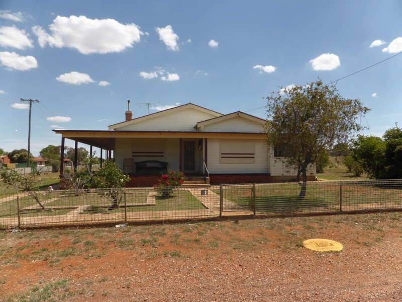 19 Best Street, Parkes NSW 2870