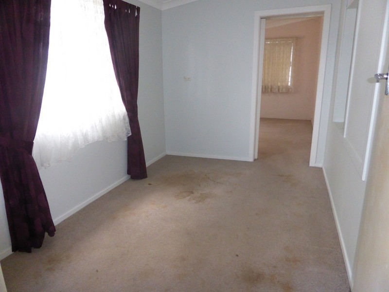 2 Moon Crescent, Parkes NSW 2870