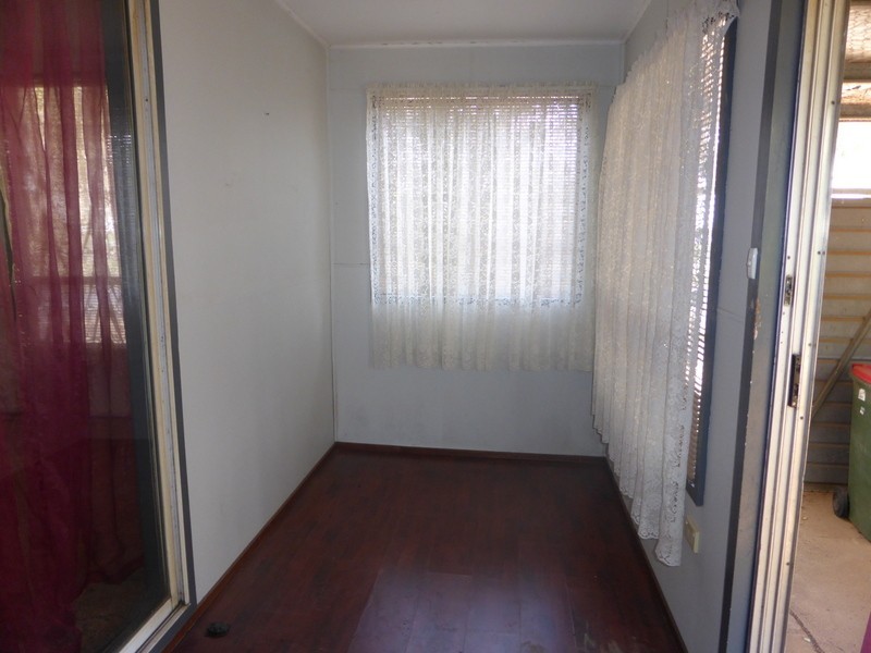 2 Moon Crescent, Parkes NSW 2870