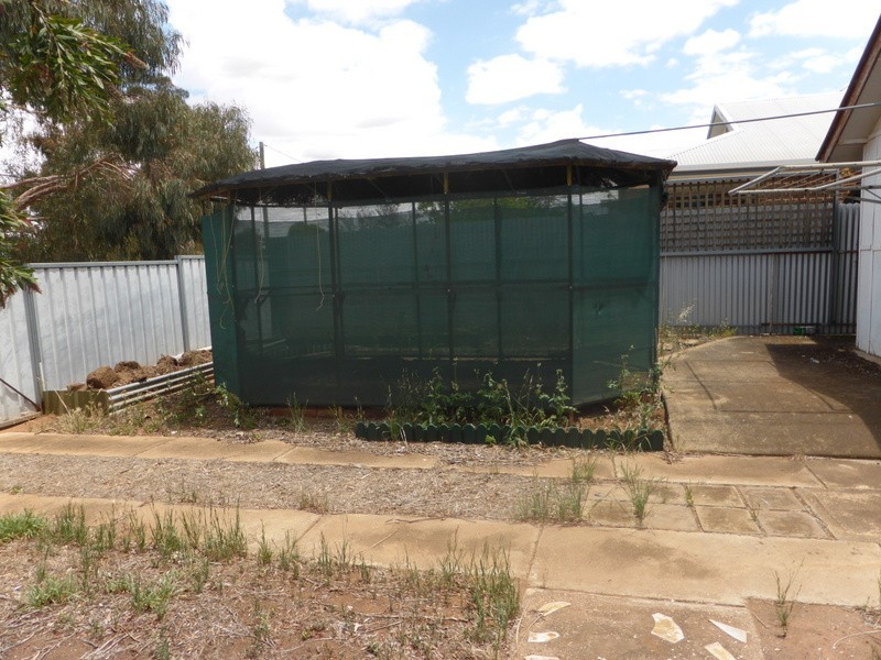 2 Moon Crescent, Parkes NSW 2870