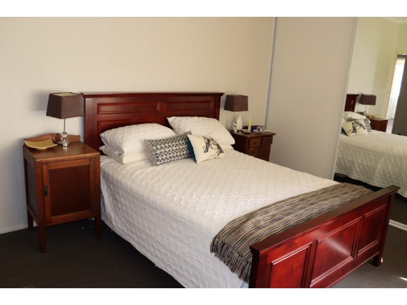 2 Wattle Street, Parkes NSW 2870