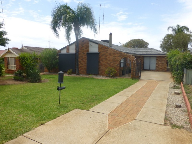7 Flinders Street, Parkes NSW 2870