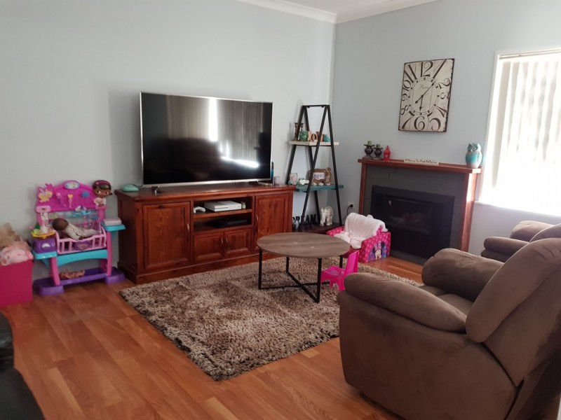 7 Hodges Street, Parkes NSW 2870