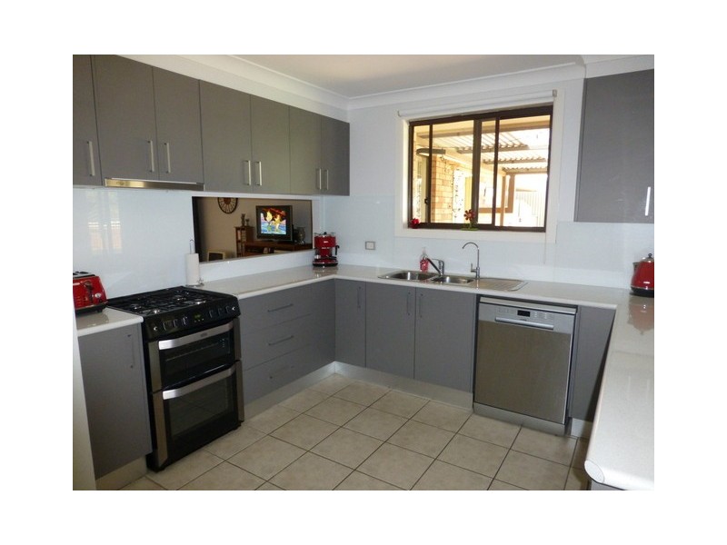 15 Thomas Tom Crescent, Parkes NSW 2870