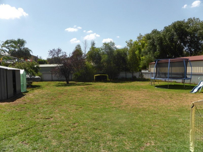 15 Glenhaven Avenue, Parkes NSW 2870
