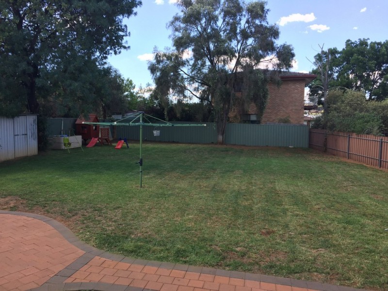 6 Bowditch Crescent, Parkes NSW 2870