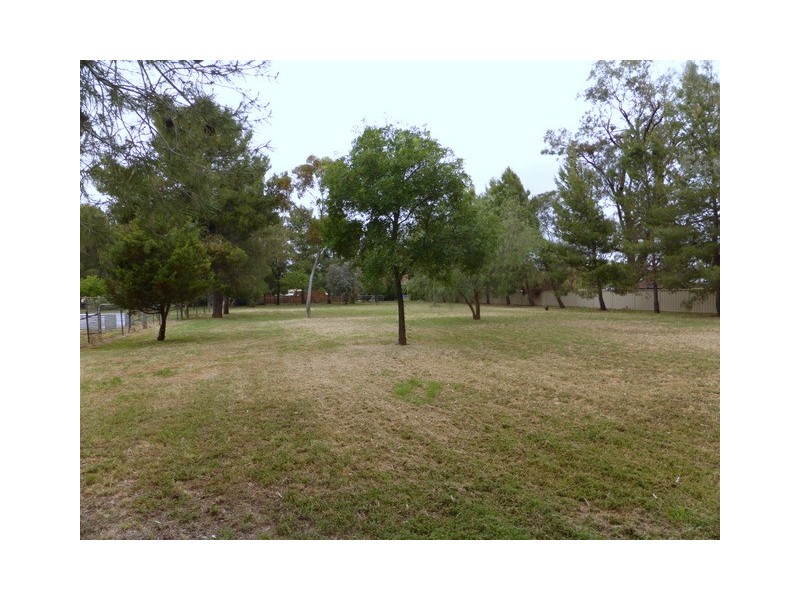 13-15 Kelly Road, Parkes NSW 2870