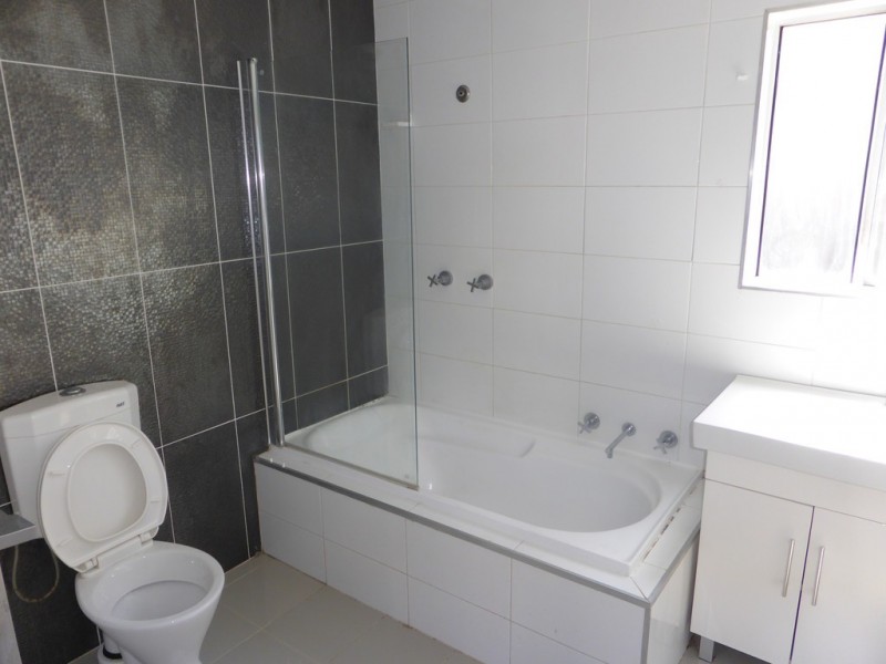 12 Gap Street, Parkes NSW 2870