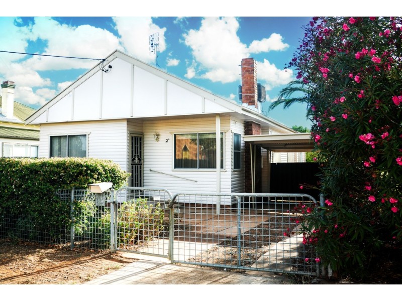 2A Talbot Street, Parkes NSW 2870