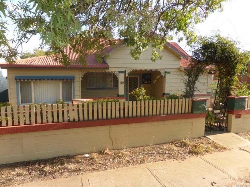 112 Clarinda Street, Parkes NSW 2870