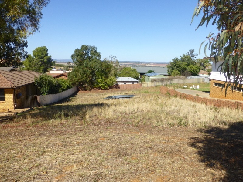 5 Panorama Crescent, Parkes NSW 2870