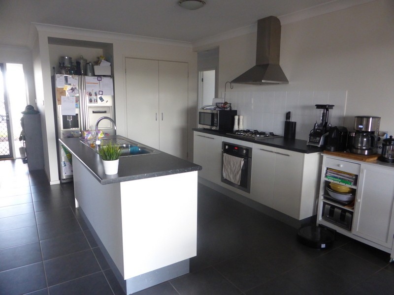 27 Rosewood Avenue, Parkes NSW 2870