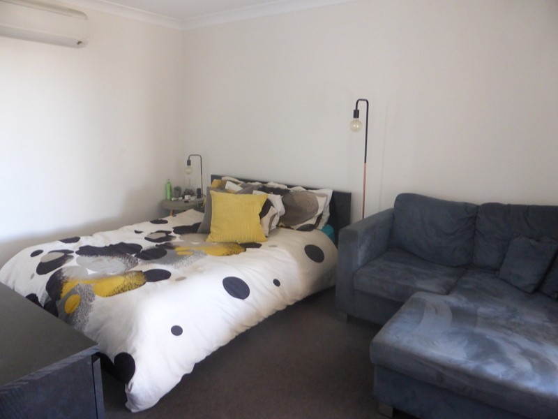 27 Rosewood Avenue, Parkes NSW 2870