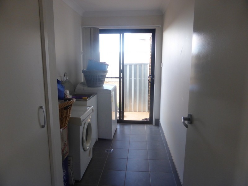 27 Rosewood Avenue, Parkes NSW 2870