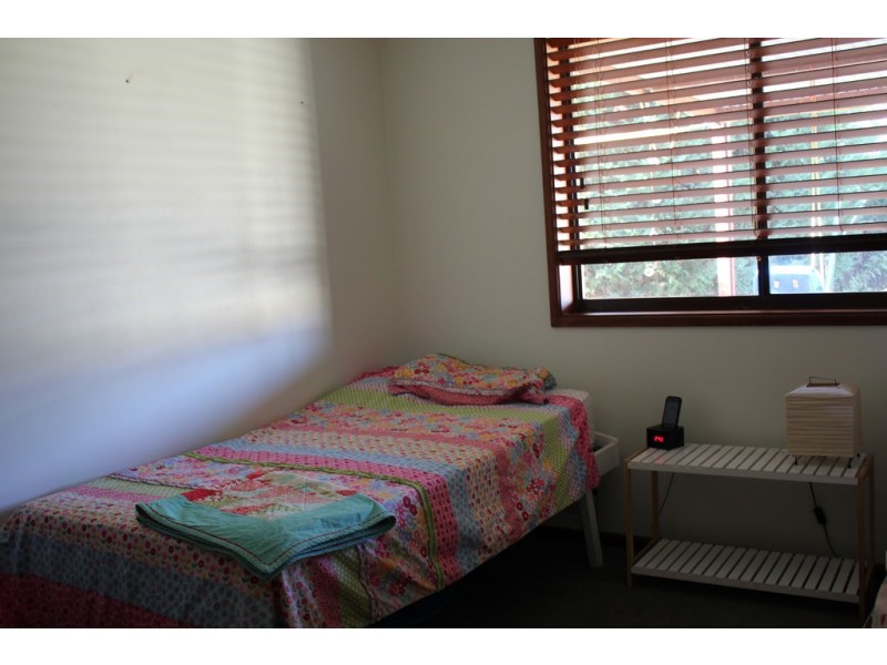 25 Bowditch Crescent, Parkes NSW 2870