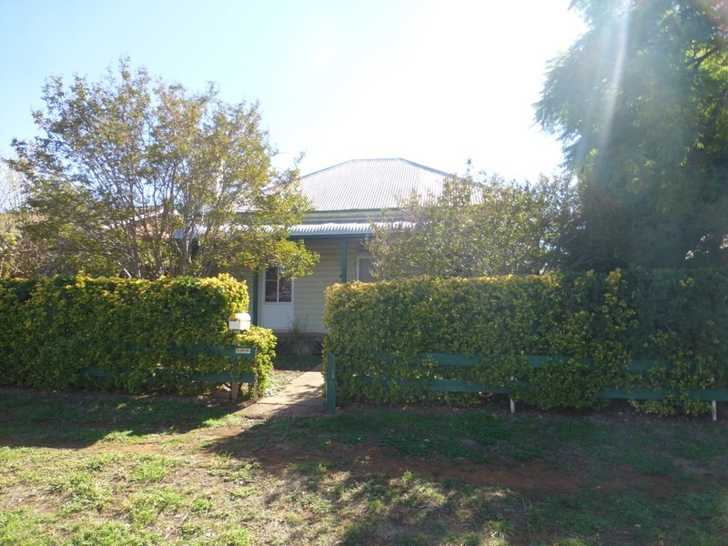 70 Orange Street, Parkes NSW 2870