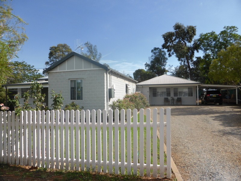 10-12 Webb Street, Parkes NSW 2870