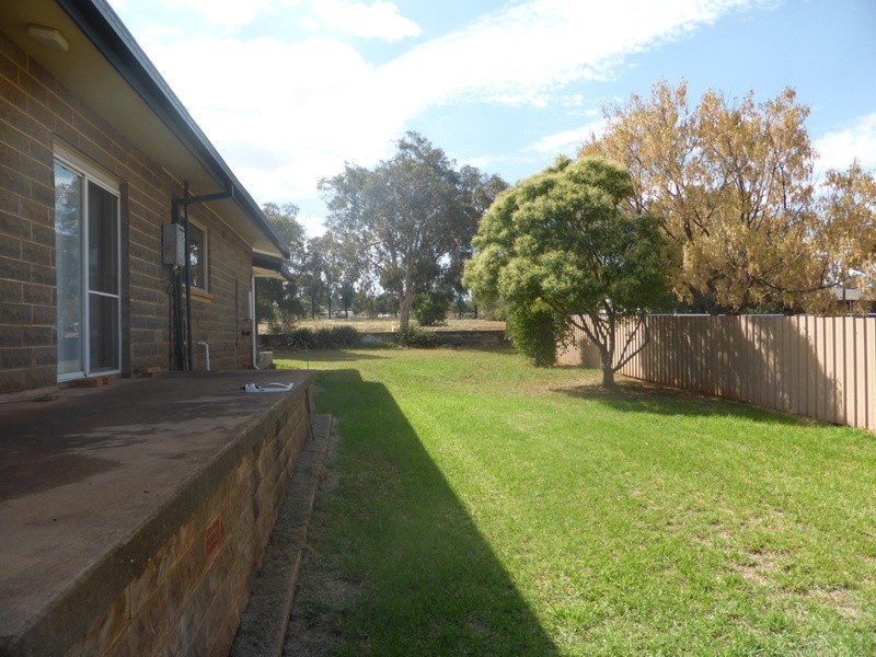 125-129 Victoria Street, Parkes NSW 2870
