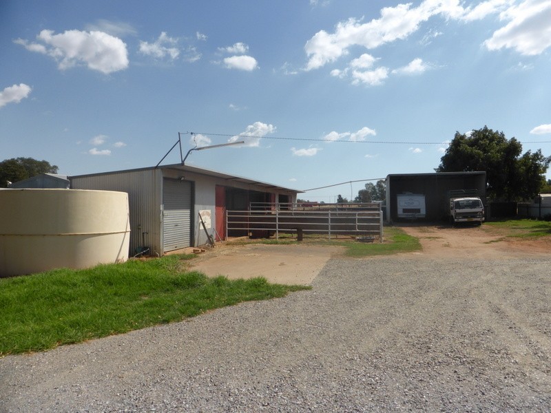 125-129 Victoria Street, Parkes NSW 2870