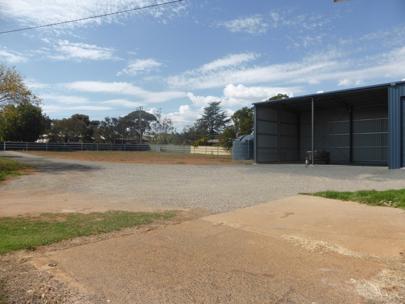 125-129 Victoria Street, Parkes NSW 2870