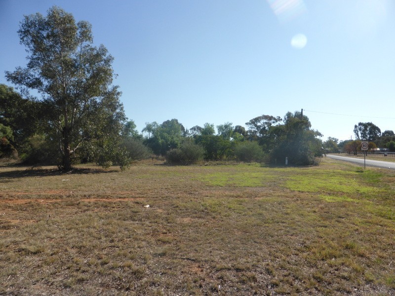 11 Tanks Road, Parkes NSW 2870
