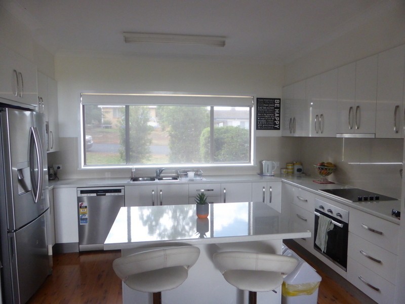 5 Evans Parade, Parkes NSW 2870