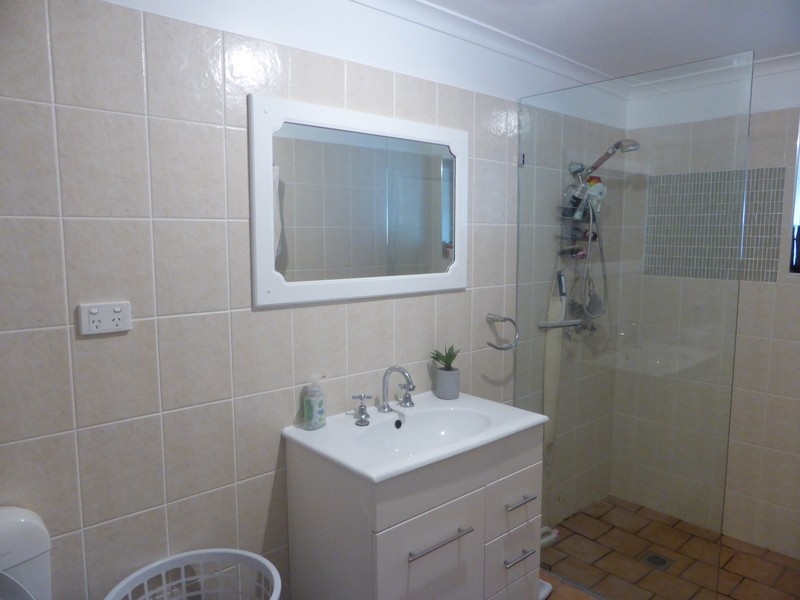 5 Evans Parade, Parkes NSW 2870