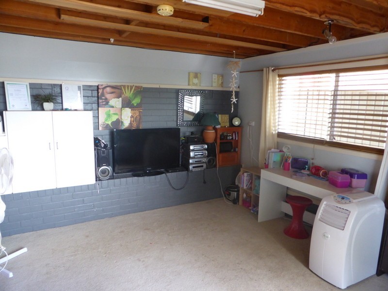 5 Evans Parade, Parkes NSW 2870