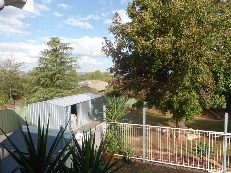 5 Evans Parade, Parkes NSW 2870