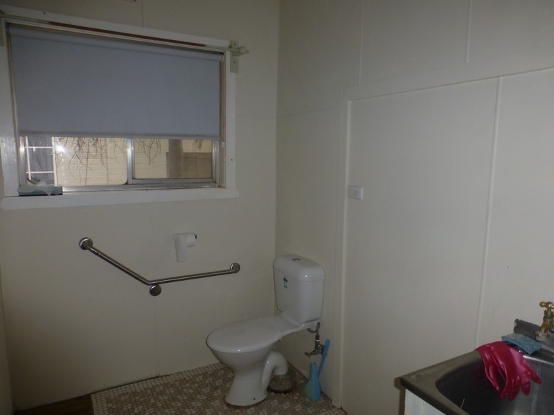 8 Ween Street, Peak Hill NSW 2869