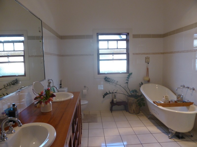 9 Albert Street, Parkes NSW 2870
