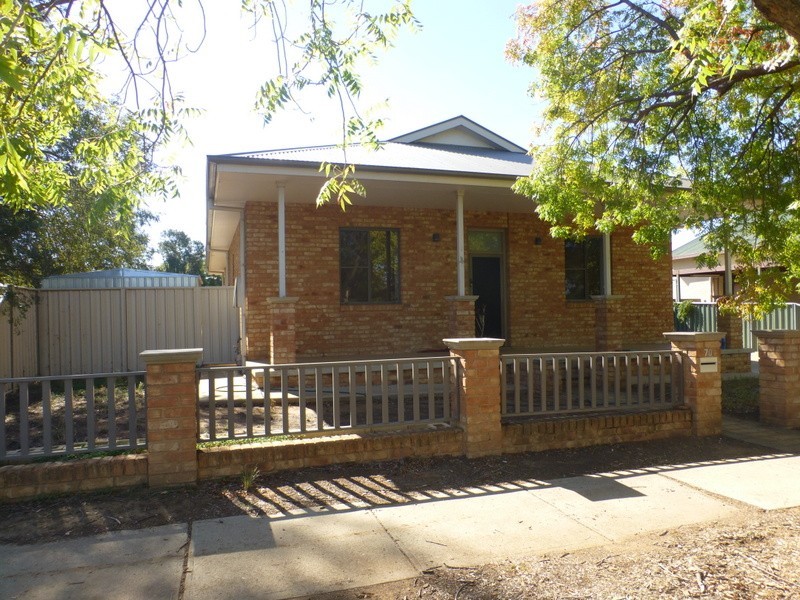 70 Dalton Street, Parkes NSW 2870