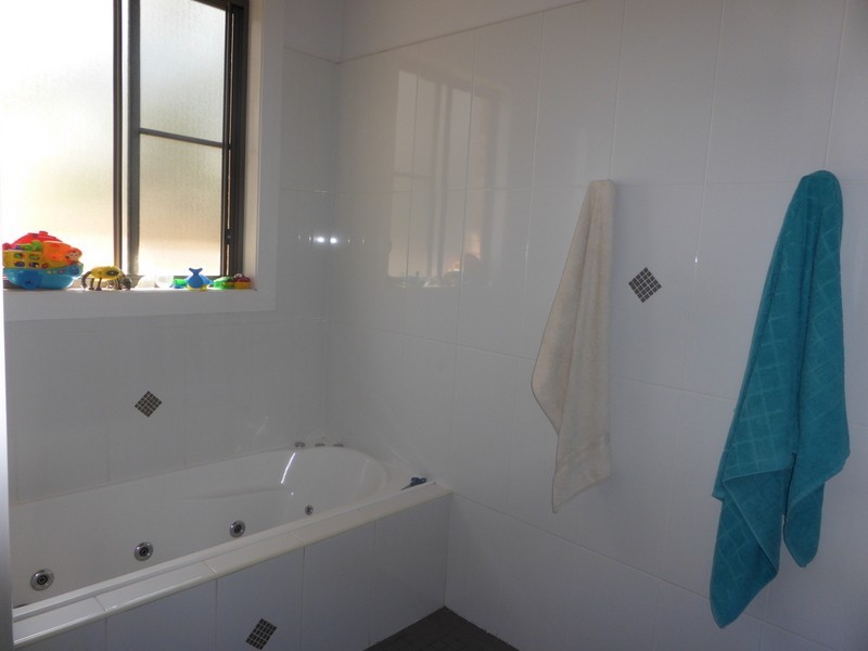 70 Dalton Street, Parkes NSW 2870