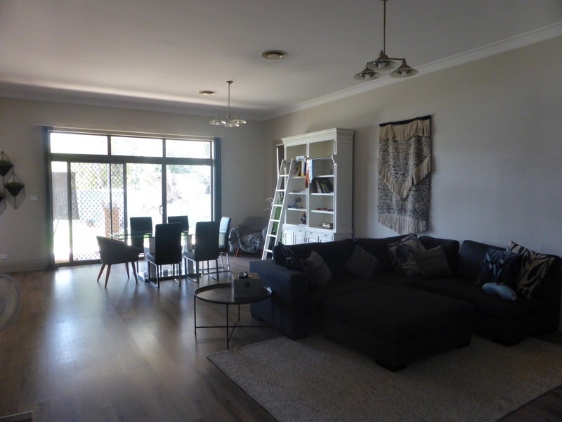 70 Dalton Street, Parkes NSW 2870