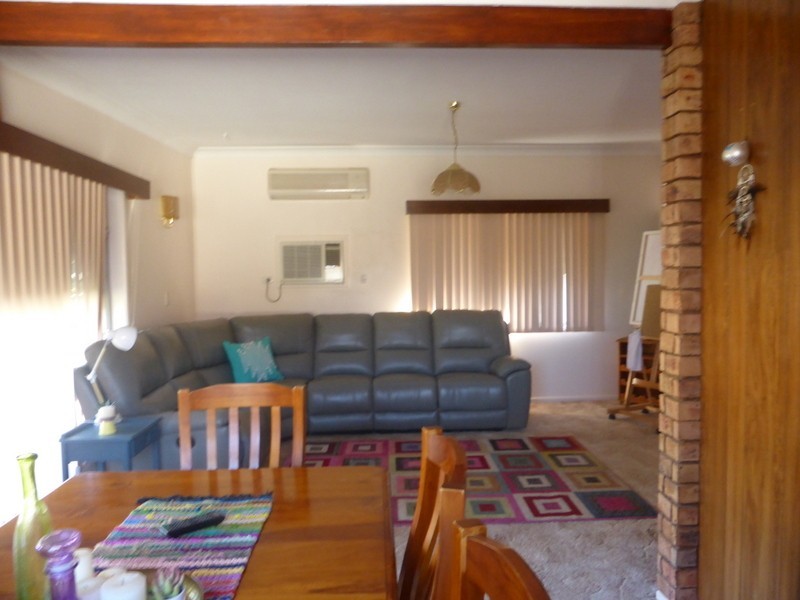 5 Glover Street, Parkes NSW 2870