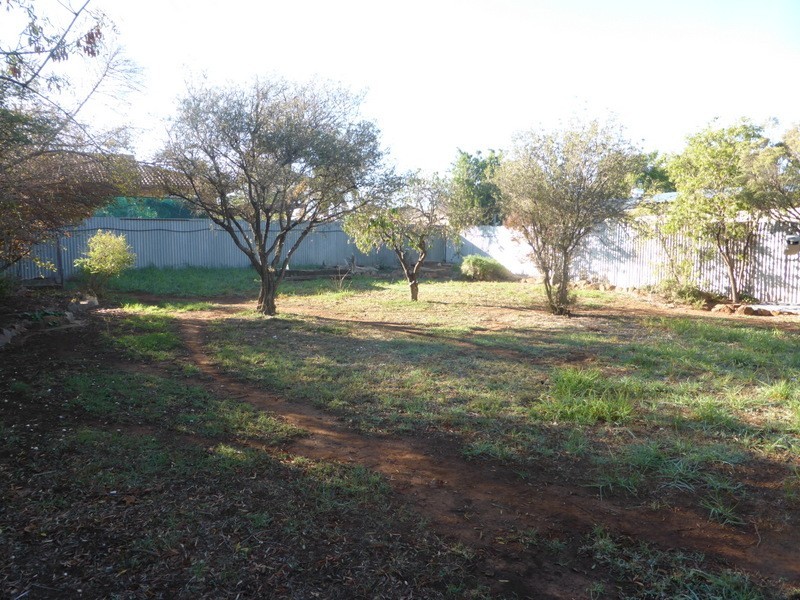 5 Glover Street, Parkes NSW 2870