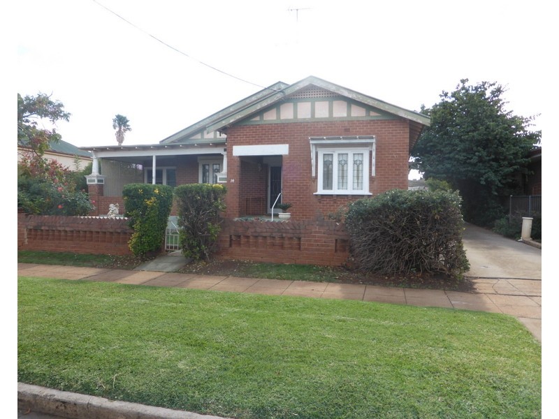 14 Cecile Street, Parkes NSW 2870