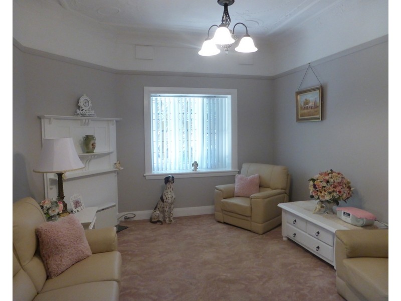 14 Cecile Street, Parkes NSW 2870