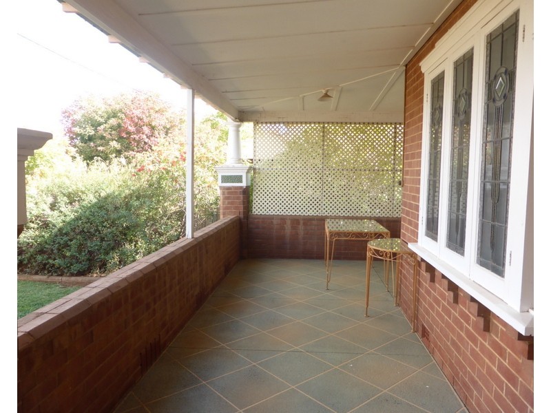 14 Cecile Street, Parkes NSW 2870