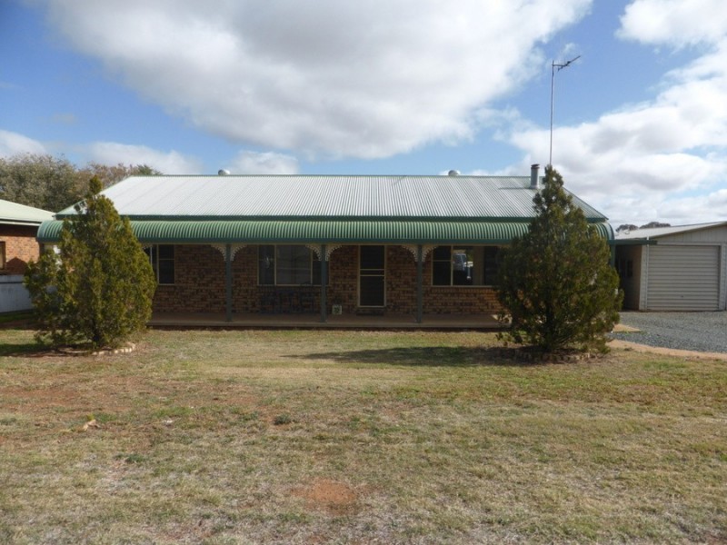 14 Paterson Street, Parkes NSW 2870