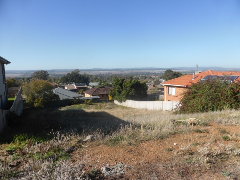 11 Mendos Place, Parkes NSW 2870