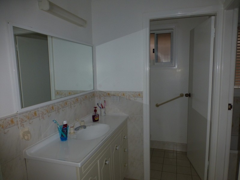 7 Cobden Place, Parkes NSW 2870