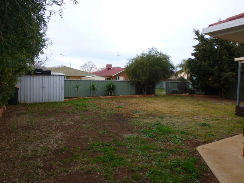 7 Cobden Place, Parkes NSW 2870