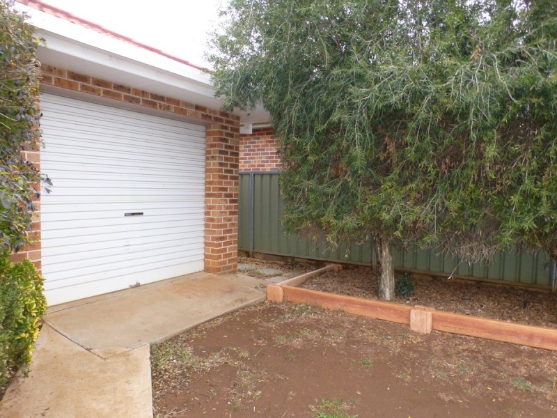 7 Cobden Place, Parkes NSW 2870