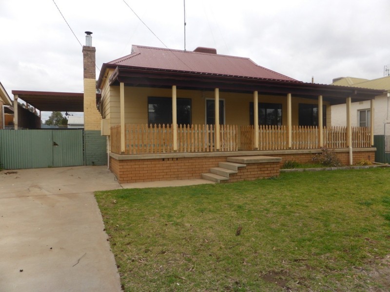 13 Callaghan Street, Parkes NSW 2870
