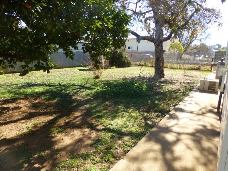 15 Goobang Street, Parkes NSW 2870