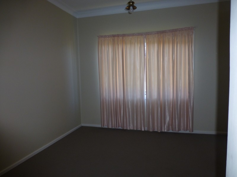 15 Goobang Street, Parkes NSW 2870