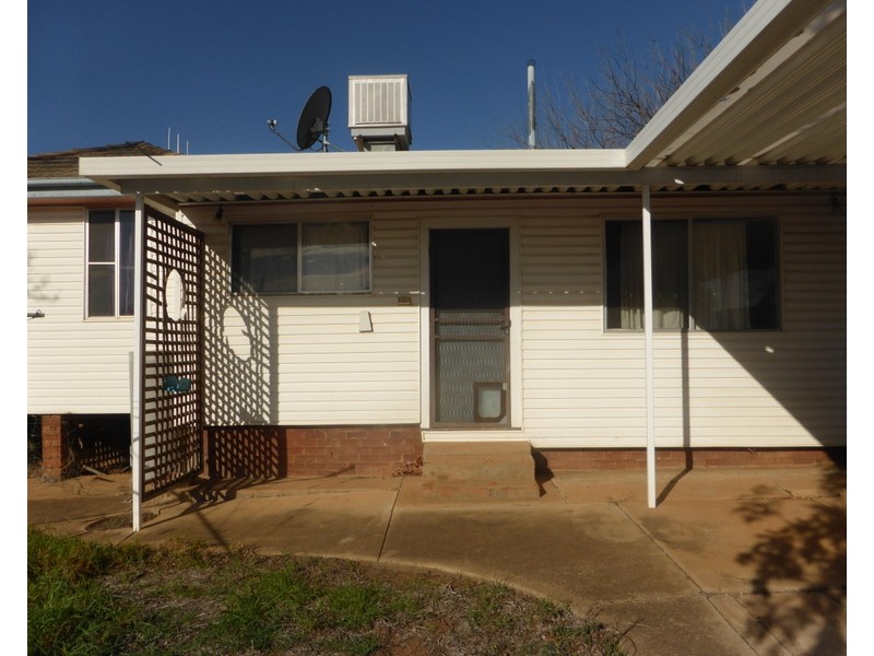 20 Fisher Street, Parkes NSW 2870